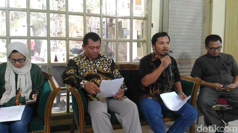 Koalisi Masyarakat Sipil Minta Jokowi Bela Kebebasan Pers Koalisi Masyarakat Sipil Minta Jokowi Bela Kebebasan Pers