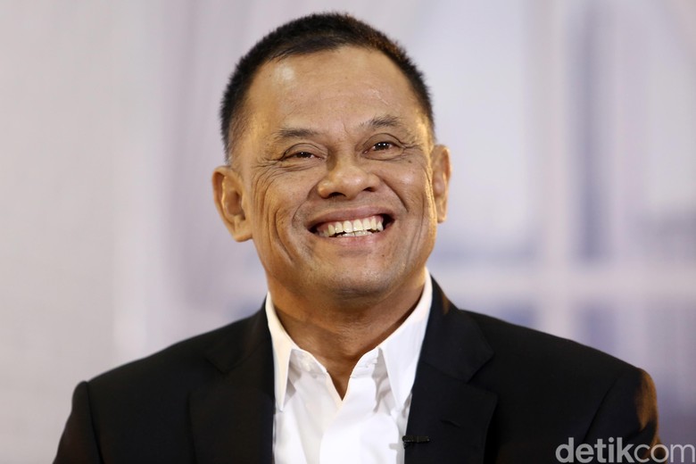 Jenderal Gatot Setelah Pensiun: Ternak Ayam Petelur Jenderal Gatot Setelah Pensiun: Ternak Ayam Petelur