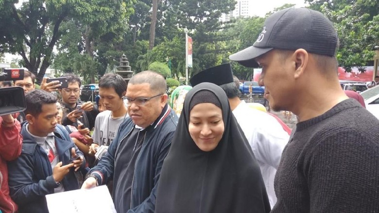 Pelapor Lyra Jadi Tersangka, Razman: Siapa Berbaju Tahanan Duluan? Pelapor Lyra Jadi Tersangka, Razman: Siapa Berbaju Tahanan Duluan?