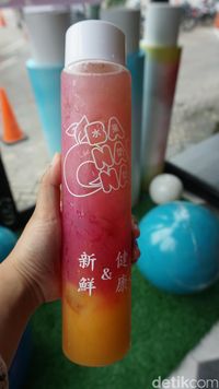 Banainai: Segar Banget! Snow Ice dan Jus Buah Segar yang Manis Alami Ada di Sini