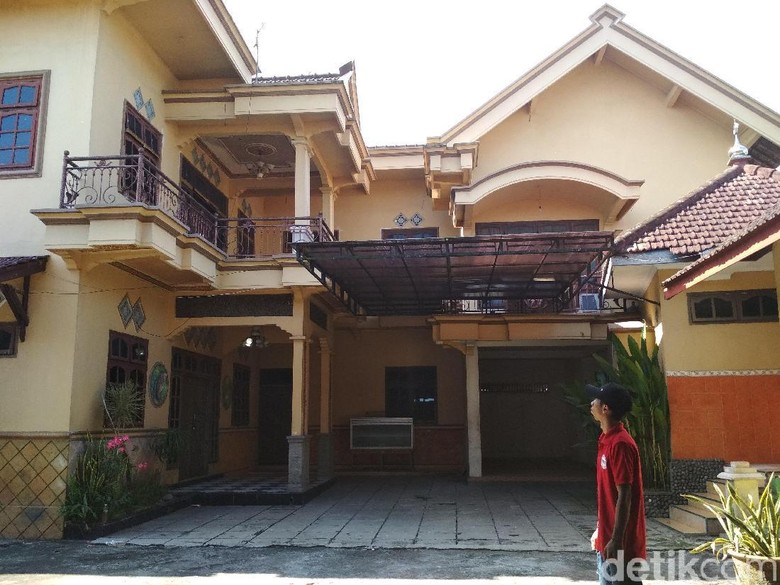 Ali yang Disebut Mujiono Beli Rumah Pakai Uang Mainan Menghilang Ali yang Disebut Mujiono Beli Rumah Pakai Uang Mainan Menghilang