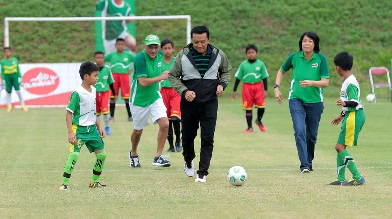 Selain Sepakbola, Menpora Ingin Krui Jadi Destinasi Wisata Nasional Selain Sepakbola, Menpora Ingin Krui Jadi Destinasi Wisata Nasional