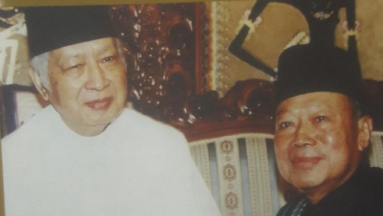 Probosutedjo dan Kisah Sesajen di Rumah Pak Harto Pasca-G30S Probosutedjo dan Kisah Sesajen di Rumah Pak Harto Pasca-G30S