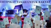 Jokowi: Pembagian Sertifikat Tanah Bukan Pengibulan! Jokowi: Pembagian Sertifikat Tanah Bukan Pengibulan!