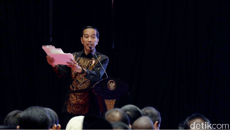 Jokowi: Kritik Itu Harus Berbasis Data dan Beri Alternatif Jokowi: Kritik Itu Harus Berbasis Data dan Beri Alternatif