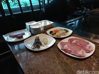 Yoshi Izakaya Suguhkan Spring Teppanyaki dengan Daging Wagyu Omi