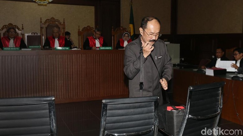 Fredrich Minta Hakim Sumpah Pocong Saksi Fredrich Minta Hakim Sumpah Pocong Saksi