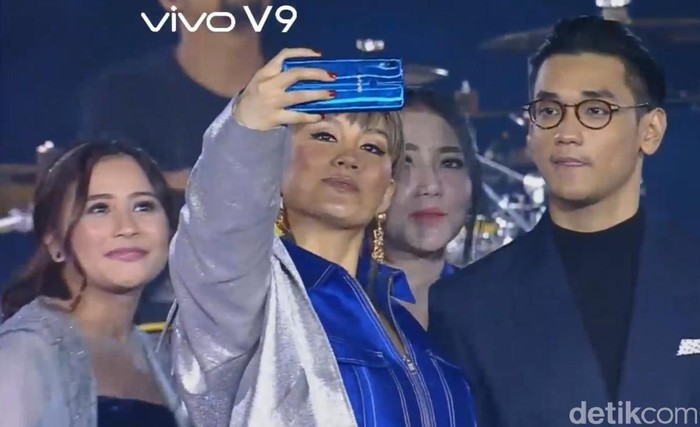 Peluncuran Vivo V9 Peluncuran Vivo V9