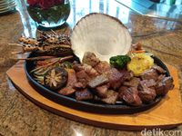 Yoshi Izakaya Suguhkan Spring Teppanyaki dengan Daging Wagyu Omi