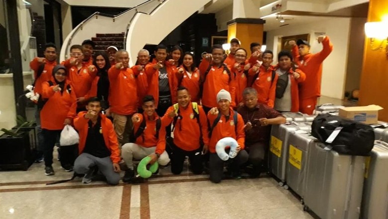Tim Atletik Indonesia Bertolak ke AS Tim Atletik Indonesia Bertolak ke AS