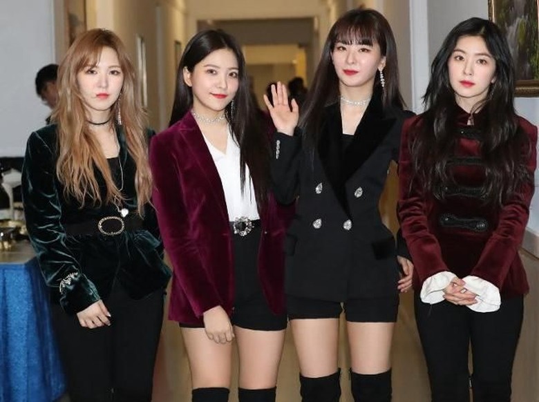 Red Velvet Terkejut Sambutan Meriah Kim Jong Un dan Publik Korea Utara Red Velvet Terkejut Sambutan Meriah Kim Jong Un dan Publik Korea Utara