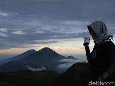 3 Bulan Ditutup, Jalur Pendakian Gunung Prau Dibuka Lagi Hari Ini 3 Bulan Ditutup, Jalur Pendakian Gunung Prau Dibuka Lagi Hari Ini