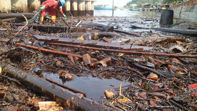 Temui DPR, Kemenhub Jelaskan Penyebab Pipa Bocor di Balikpapan Temui DPR, Kemenhub Jelaskan Penyebab Pipa Bocor di Balikpapan