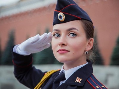 Polisi Cantik Rusia yang Suka Jalan-jalan, Awas Jatuh Hati! Polisi Cantik Rusia yang Suka Jalan-jalan, Awas Jatuh Hati!