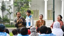 Momen Alarik Bocah Survivor Kanker Tepuk Pundak Jokowi Momen Alarik Bocah Survivor Kanker Tepuk Pundak Jokowi