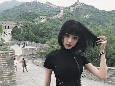 Foto: Wanita Cantik Seperti Boneka yang Suka Traveling Foto: Wanita Cantik Seperti Boneka yang Suka Traveling