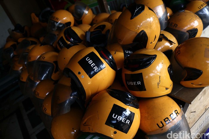 Perlengkapan Uber diobral pasca akuisisi oleh Grab. (Foto: Rifkianto Nugroho) Perlengkapan Uber diobral pasca akuisisi oleh Grab. (Foto: Rifkianto Nugroho)