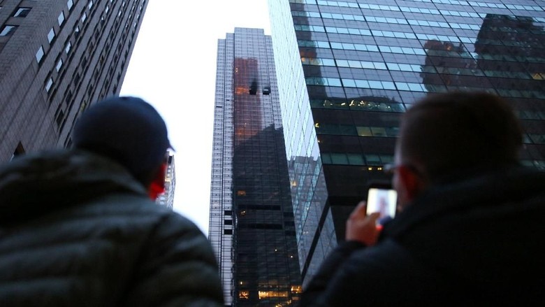 Kebakaran di Trump Tower karena Korsleting Kebakaran di Trump Tower karena Korsleting