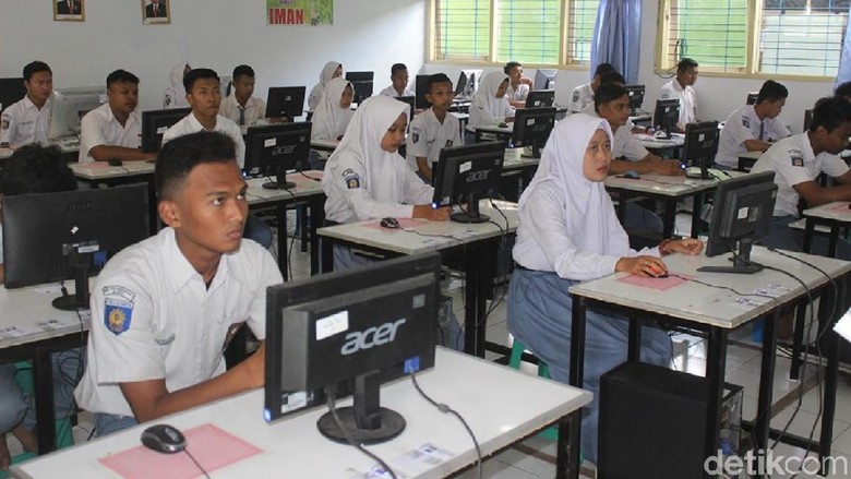 Listrik Padam, Ratusan Siswa Sumsel Ikuti UNBK Susulan Listrik Padam, Ratusan Siswa Sumsel Ikuti UNBK Susulan