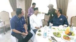 Gus Ipul Bernostalgia dengan Surya Paloh Gus Ipul Bernostalgia dengan Surya Paloh