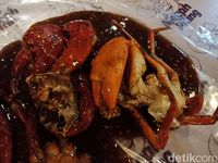 Kepiting jumbo dengan saus blackpapper.