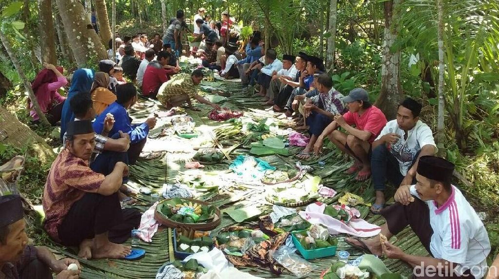 Mel ihat Ramainya Tradisi Tawu Beji Menyambut Rajab di Purworejo Melihat Ramainya Tradisi Tawu Beji Menyambut Rajab di Purworejo