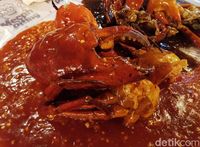 Kepiting super jumbo yang capitnya sebesar kepalan tangan. Wow!