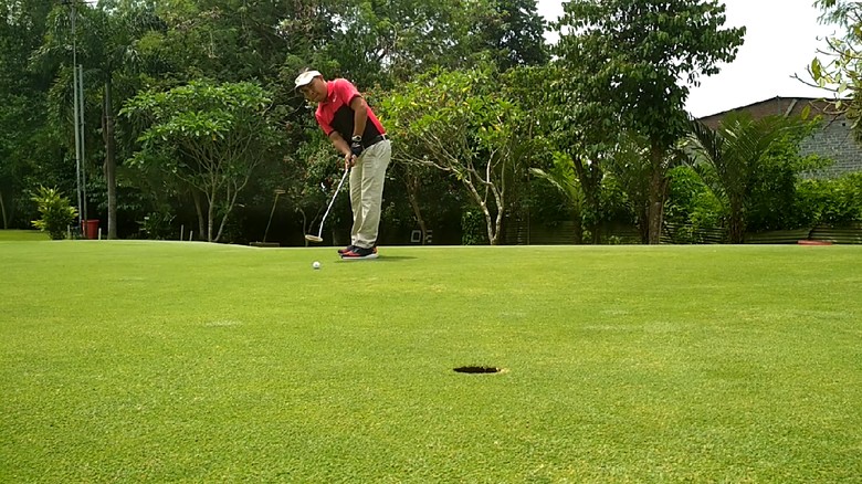 Tengok Lapangan Golf Mini di Blitar, Tak Luas Tapi Menantang Tengok Lapangan Golf Mini di Blitar, Tak Luas Tapi Menantang
