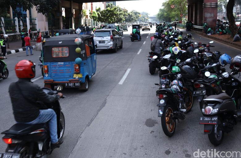 Daripada Motor Jadi Angkutan Umum, Mending Benahi Angkutan yang Ada Daripada Motor Jadi Angkutan Umum, Mending Benahi Angkutan yang Ada