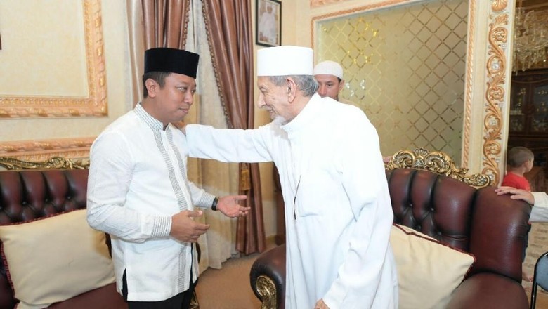 Ketum PPP Jelaskan Alasan Dukung Jokowi di Hadapan Ulama Ketum PPP Jelaskan Alasan Dukung Jokowi di Hadapan Ulama
