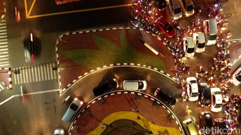 Macet Hari Ini, Dosa Pembangunan Masa Lalu? Macet Hari Ini, Dosa Pembangunan Masa Lalu?