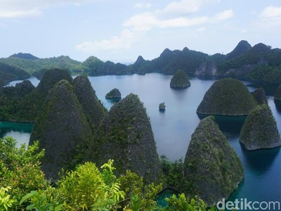 Mau Liburan ke Wayag di Raja Ampat? Baca Dulu Tipsnya Mau Liburan ke Wayag di Raja Ampat? Baca Dulu Tipsnya