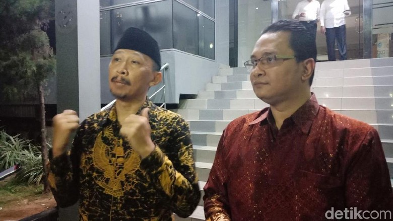 Rocky Gerung Dipolisikan soal Ucapan Kitab Suci Itu Fiksi Rocky Gerung Dipolisikan soal Ucapan Kitab Suci Itu Fiksi