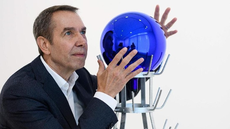 Foto: Jeff Koons dan Gazing Ball di Hong Kong tahun 2016 (Anthony Wallace/AFP/Getty Images) Foto: Jeff Koons dan Gazing Ball di Hong Kong tahun 2016 (Anthony Wallace/AFP/Getty Images)