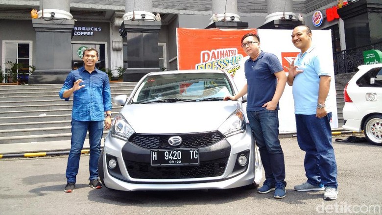 Aneka Mobil Modif Siap Bertarung di Yogyakarta Aneka Mobil Modif Siap Bertarung di Yogyakarta