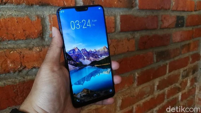 Foto: Vivo V9 (detikINET/Muhammad Alif Goenawan) Foto: Vivo V9 (detikINET/Muhammad Alif Goenawan)