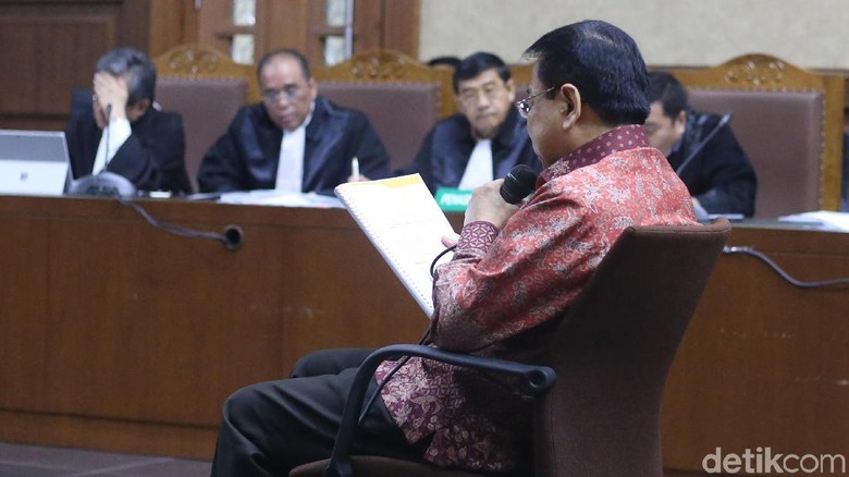 Air Mata Setya Novanto di Tengah Pleidoi Air Mata Setya Novanto di Tengah Pleidoi