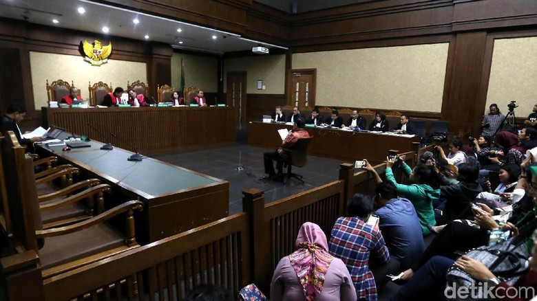 Pengacara Novanto Kutip Dirdik KPK Aris Budiman Saat Pleidoi Pengacara Novanto Kutip Dirdik KPK Aris Budiman Saat Pleidoi
