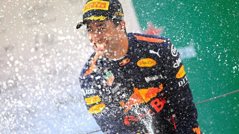 Buah Manis Kerja Keras Ricciardo di Shanghai Buah Manis Kerja Keras Ricciardo di Shanghai