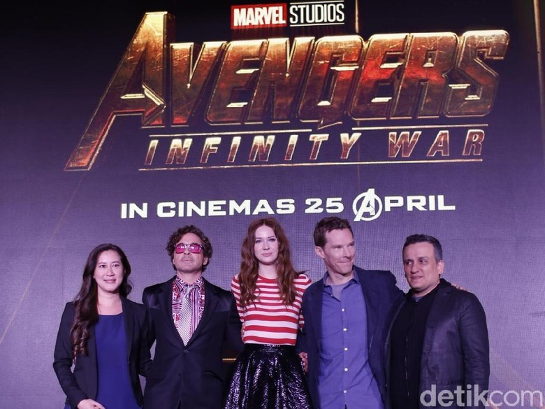 Kejutan Robert Downey Jr untuk Penggemar Avengers di Singapura Kejutan Robert Downey Jr untuk Penggemar Avengers di Singapura