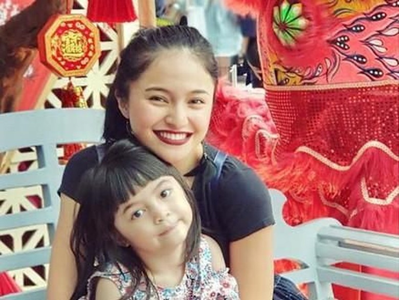 Marshanda Curhat di Instagram soal Sienna, Kenapa Lagi? Marshanda Curhat di Instagram soal Sienna, Kenapa Lagi?