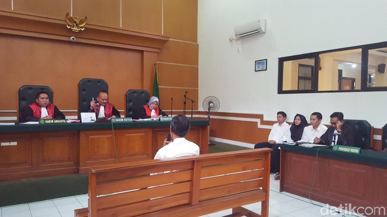 Saksi Bos Travel Ini Sebut Pemberangkatan Bisa Ditunda 5 Kali Saksi Bos Travel Ini Sebut Pemberangkatan Bisa Ditunda 5 Kali