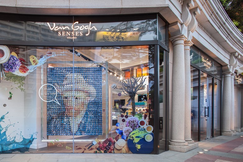 Menikmati Sajian Artsy di Van Gogh Senses Menikmati Sajian Artsy di Van Gogh Senses