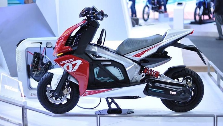 Keren, Motor Listrik Ini Bisa Parkir Sendiri Keren, Motor Listrik Ini Bisa Parkir Sendiri