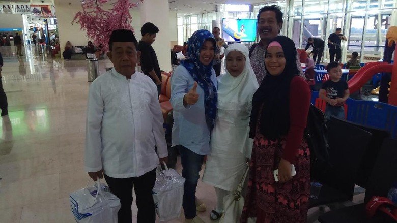 Tertipu Abu Tours, Tukang Becak Jadi Umrah Usai Dibantu Donatur Tertipu Abu Tours, Tukang Becak Jadi Umrah Usai Dibantu Donatur