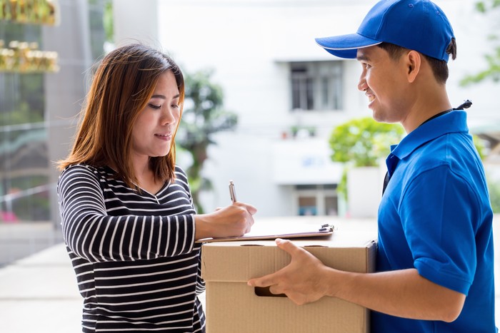 Pengiriman barang toko online. Foto: Alibaba Pengiriman barang toko online. Foto: Alibaba