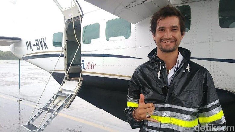 Miguel, pilot pesawat Susi Air (Randy/detikTravel) Miguel, pilot pesawat Susi Air (Randy/detikTravel)