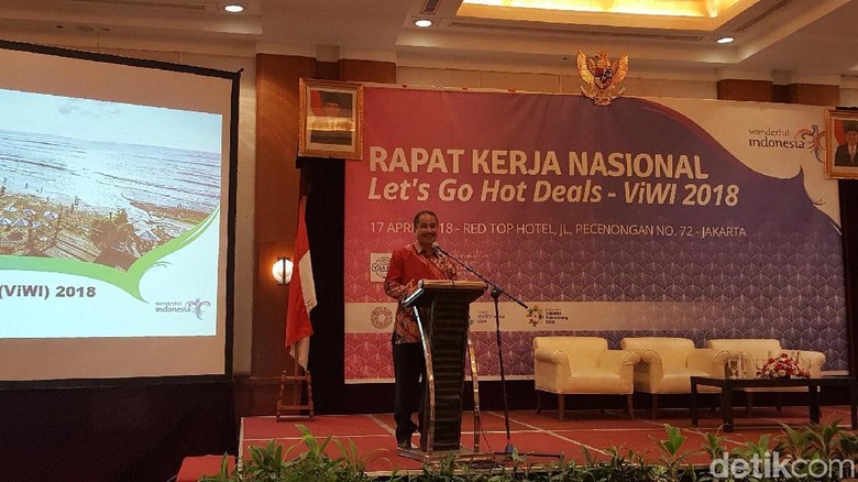 Foto: Menpar Arief Yahya di Rakernas Lets Go Hot Deals Visit Wonderful Indonesia (ViWI) 2018 Program Quick Wins, Jakarta (Syanti/detikTravel) Foto: Menpar Arief Yahya di Rakernas Lets Go Hot Deals Visit Wonderful Indonesia (ViWI) 2018 Program Quick Wins, Jakarta (Syanti/detikTravel)