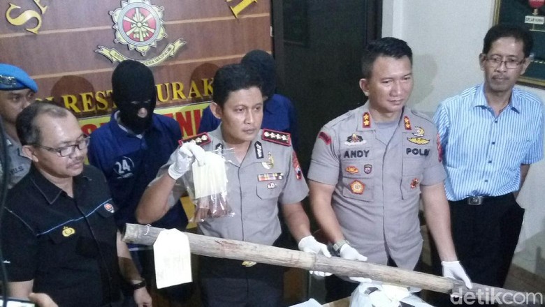 Polisi Tangkap 2 Penyerang Suporter Persebaya yang Tewaskan Micko Polisi Tangkap 2 Penyerang Suporter Persebaya yang Tewaskan Micko