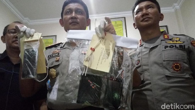Mayat Mengambang di Solo Ternyata Korban Penganiayaan Mayat Mengambang di Solo Ternyata Korban Penganiayaan